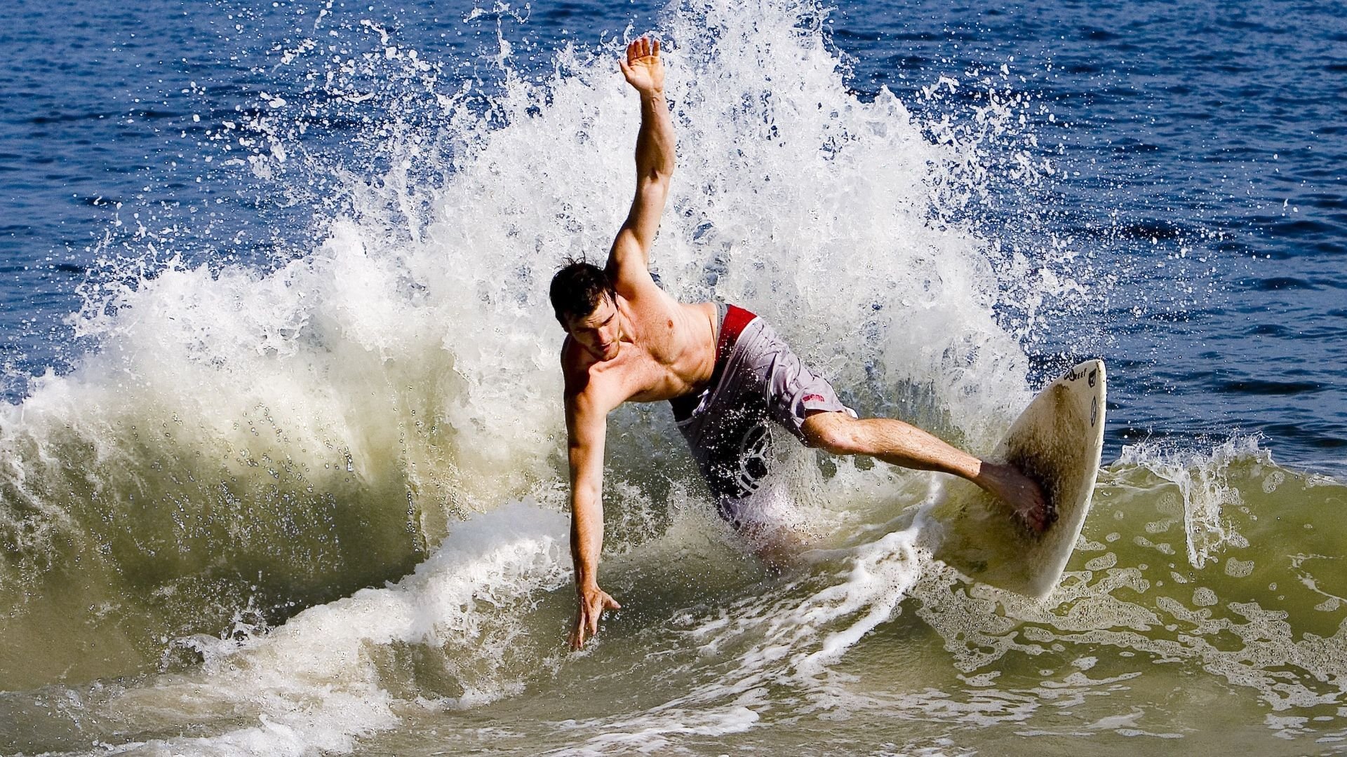 _专业运动员谈：训练中的最大挑战与突破_，运动员通过训练不断提高的竞技能力