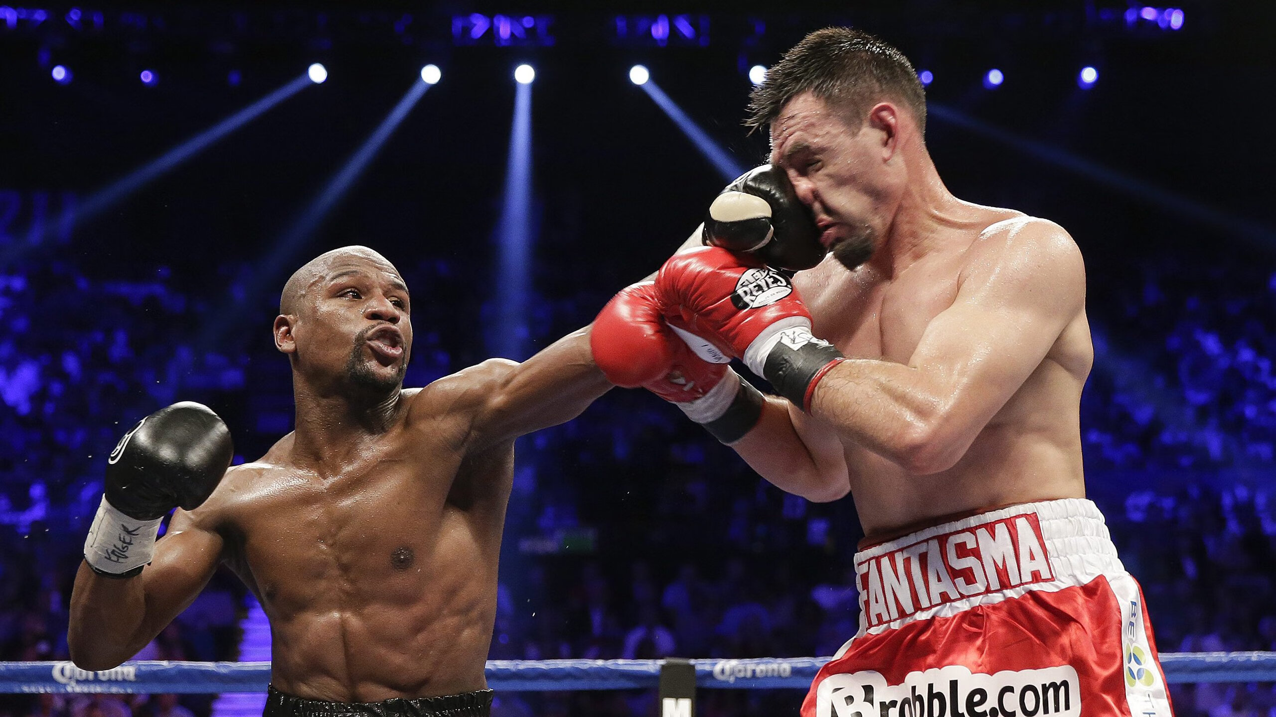 “最后一击定乾坤——全场焦点瞬间，燃爆全场”，最后一击歌词