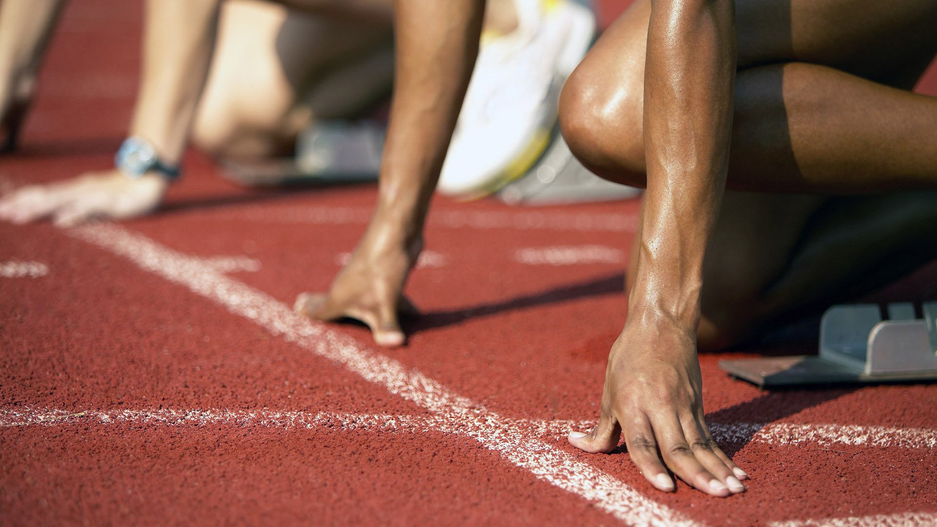 球场“固若金汤”防线：史上最难攻破的后防阵容！，防守时后卫防哪个位置